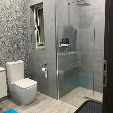 Modern 1 Double Bedroom And Private Bathroom Séjour chez l'habitant